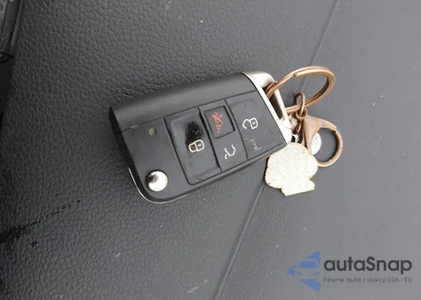 2017 Volkswagen Golf Tsi Wolfsburg Edition 4-Door z USA, uszkodzony, nr VIN 3VW217AU9HM009883